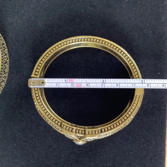 Heidi Daus Conscious Coupling Stackable Bangles Bracelet Set Clear/Hematite M/L - Picture 8 of 12